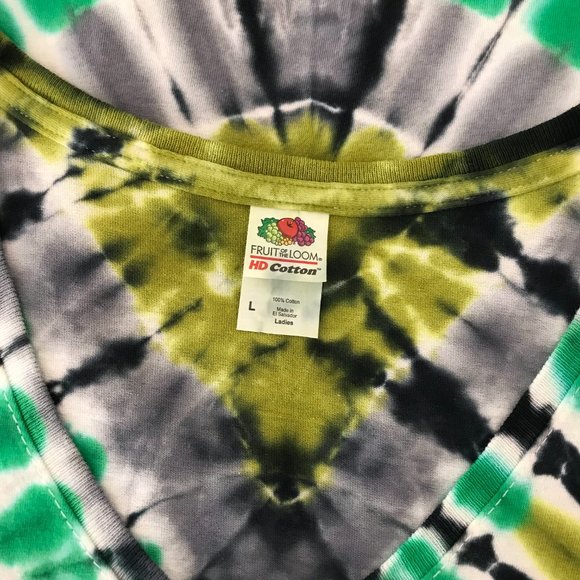 Women's Tie-Dye S/S V-Neck T-Shirt | Large - Picture 7 of 8